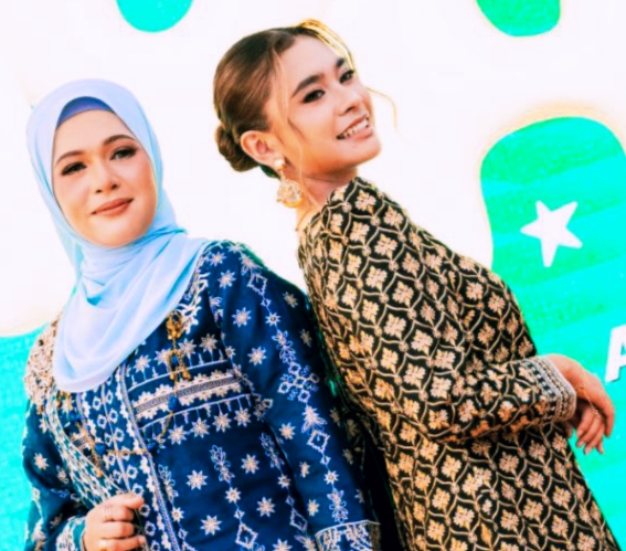 “Oohaa Raya” gandingan Sharifah Zarina dan anak - Lady Bosz